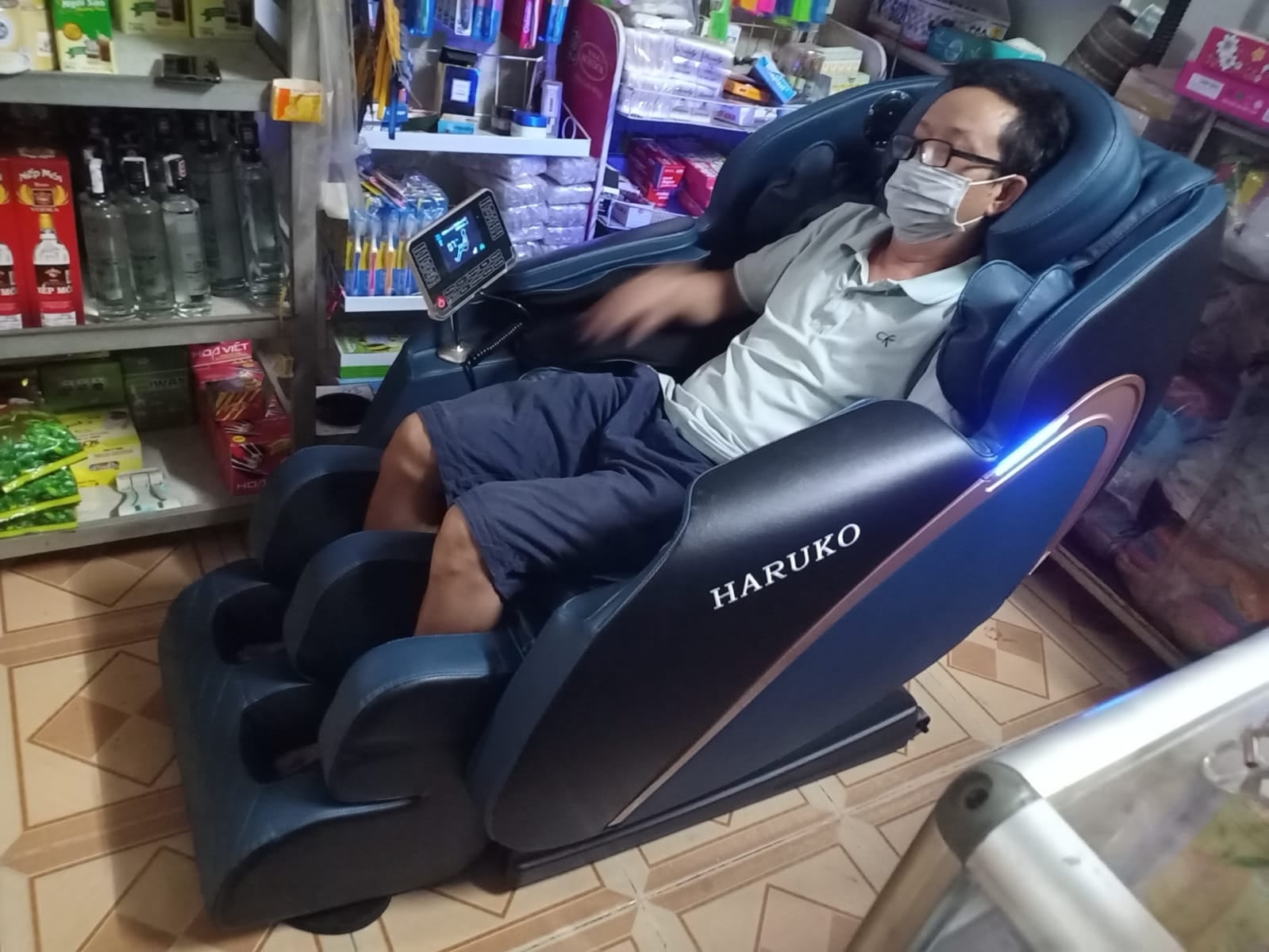 Ghế massage luôn là mẫu sản phẩm rất được ưa chuộng tại Việt Nam