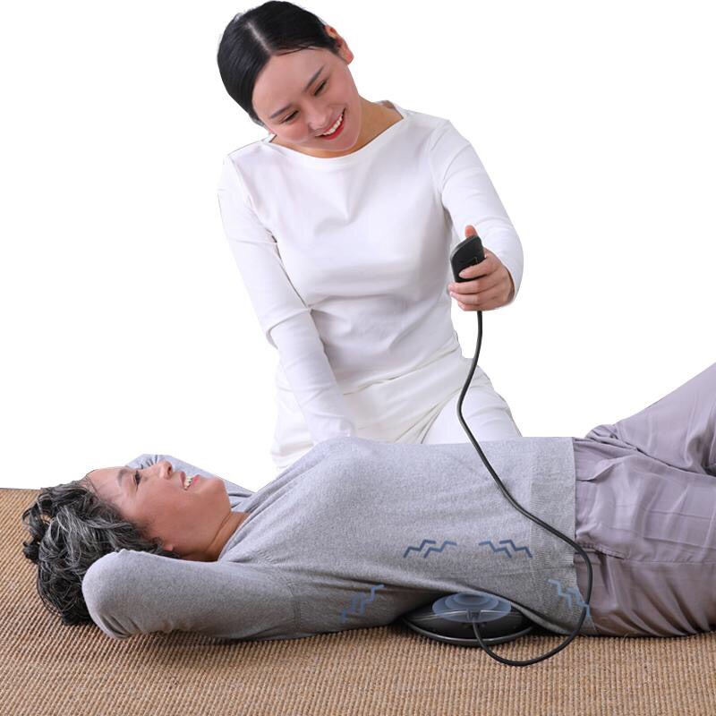 Máy massage trị liệu đau lưng giúp người cao tuổi giảm bớt đau nhức một cách nhanh chóng